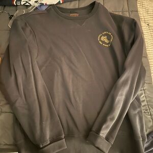 Merrell crewneck. Never worn. Size medium.